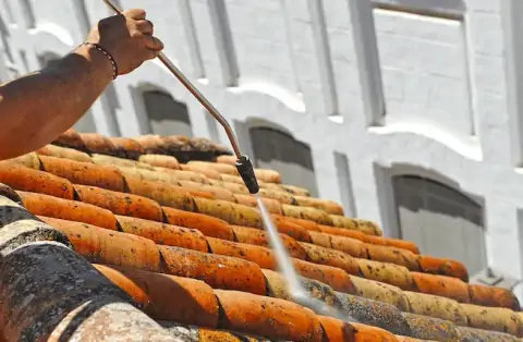 Nettoyage de toitures - Bourgbarré